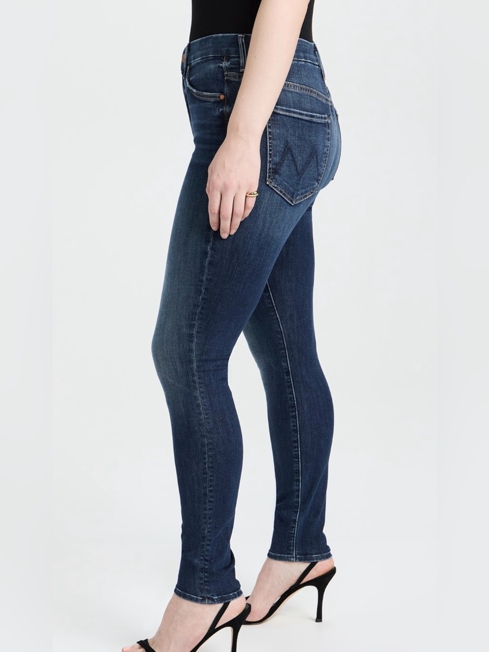 MOTHER “The Looker”Mid-Rise Slim Jeans in Dark Blue Wash Size 31